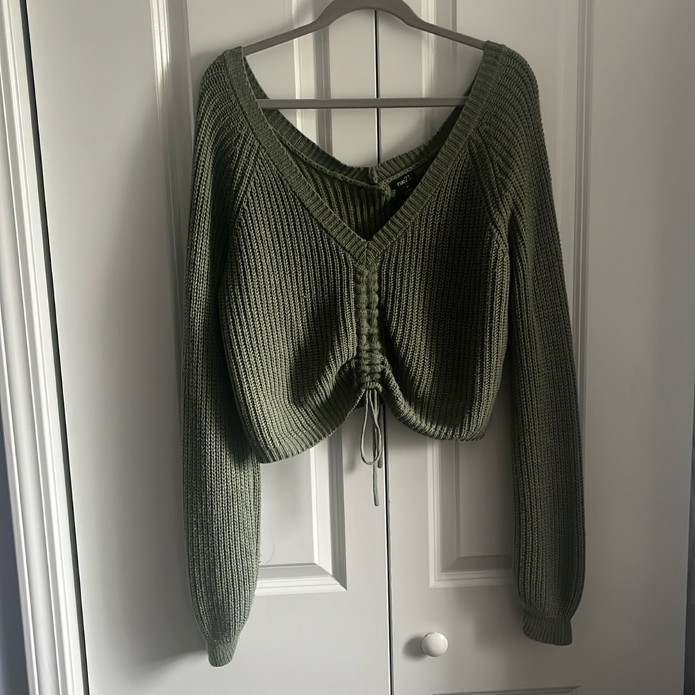 Rue21 Cropped V-Neck and V-Back Sweater Size M